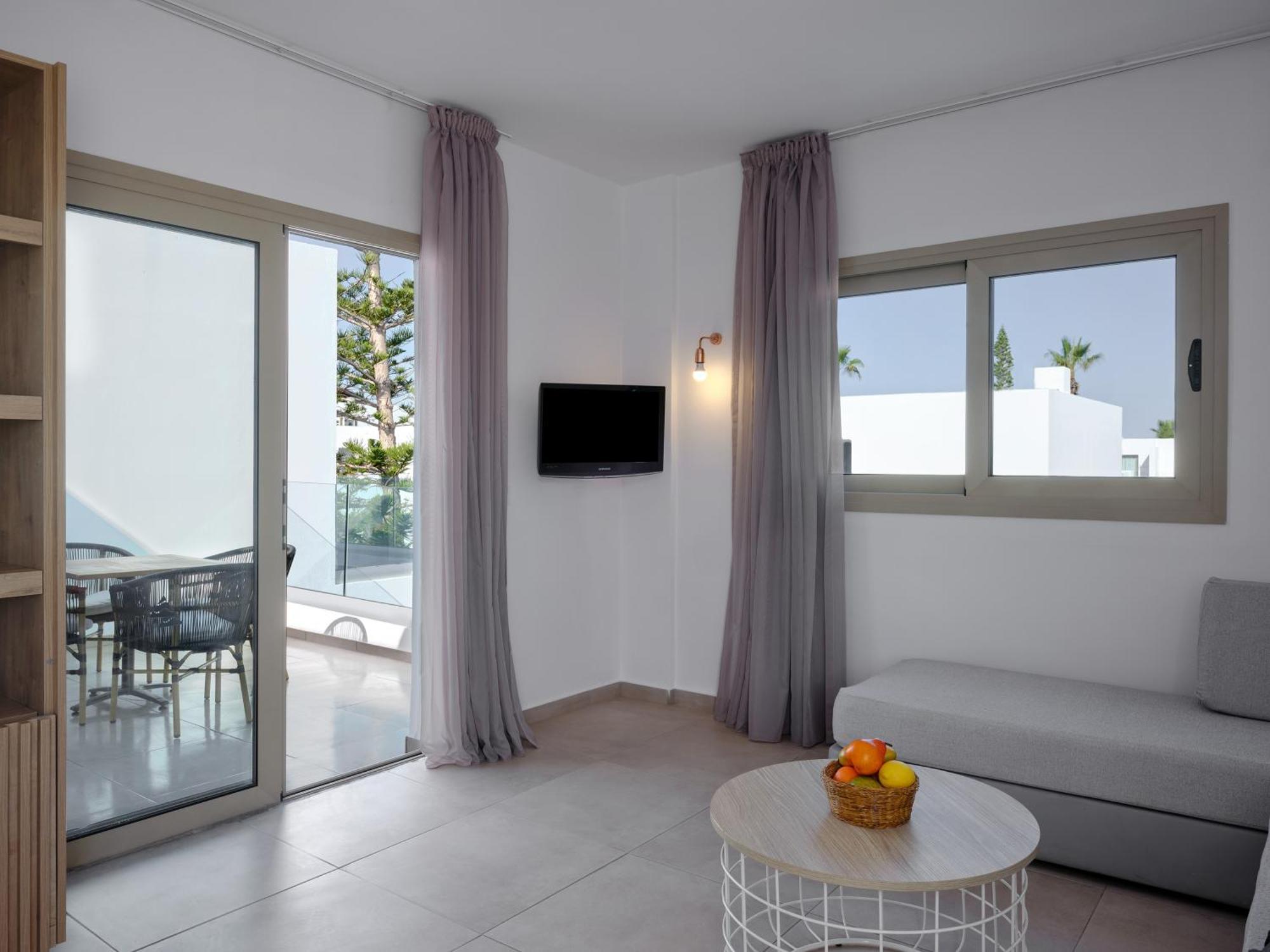 Complex Atlantica Panthea 4*